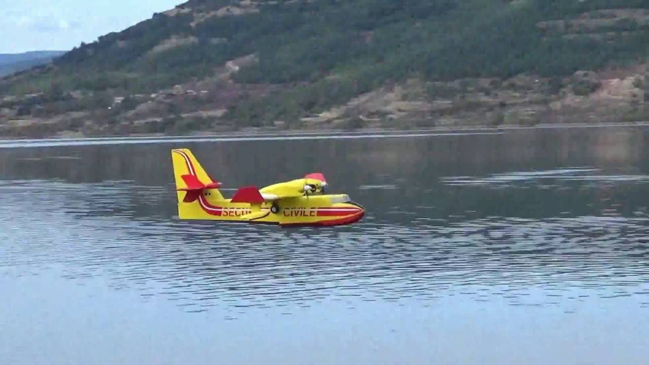 Hydravion RC  sur le lac du Salagou