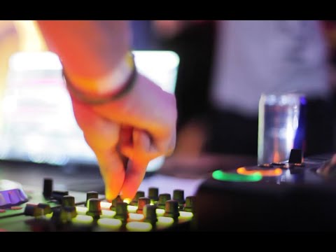 Aquagen Vs. Warp Brothers - Phat Bass (Original Mix)