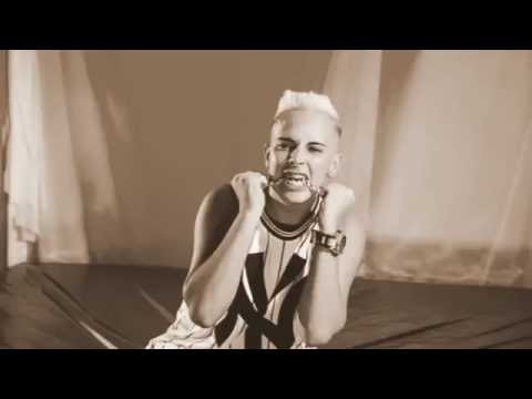 Mc G15 Mc Novin - De Um Jeito Que Ela Passa (Dj Kevin