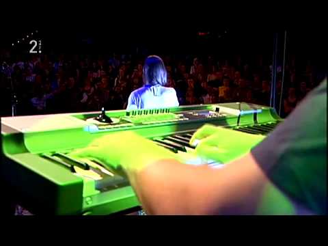 Avtomobili feat. Severa Gjurin - Obsedela sva sama (live @Cankarjev dom, 2012)