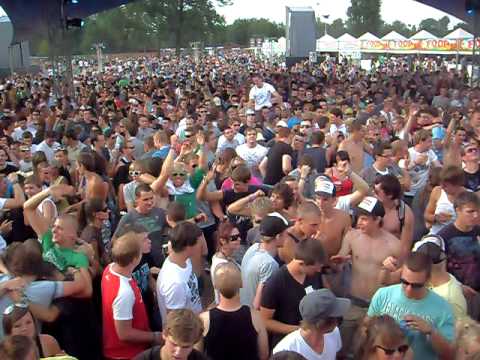 Tomorrowland Warming-up at the camping hosted by Push It! YVES V