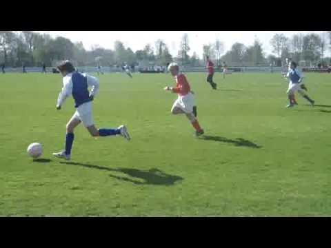 SV Vaassen D3 mooie actie Tom 2009
