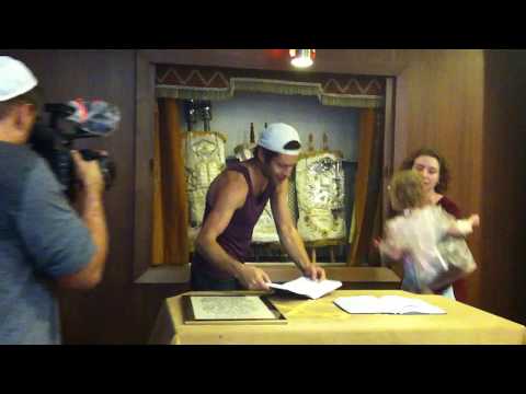 Detroit Downtown Synagogue - Temple Beth El - Torah procession 1/11 - Removing Torah