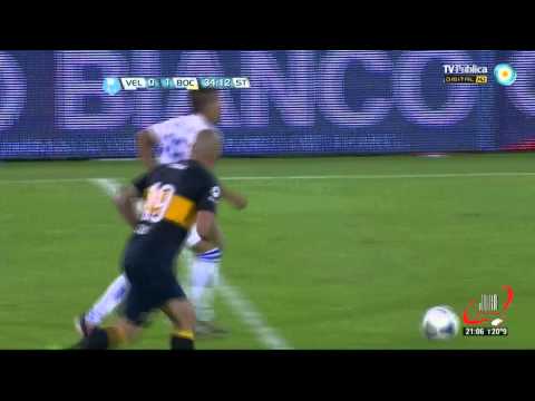 EMPUJONES TOBIO VS ACOSTA - VELEZ 0 BOCA 1 - FECHA 16 (18 11 2012)