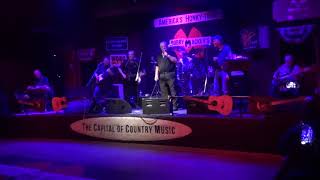 [分享] 「牛仔喬」Joe West登台唱歌影片