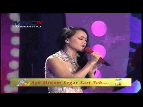 Julia Perez " Lonely " Gerbang Show 2015 (27/4)