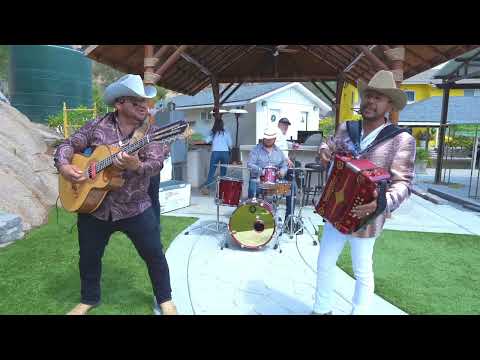 tres copas de tequila