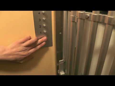 Classic gated "oldmod" traction elevator @ Lidnersgatan 8, Stockholm