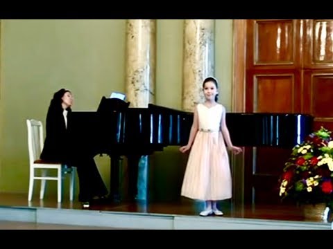 Solomia (8 years old) - Das Veilchen (Mozart)