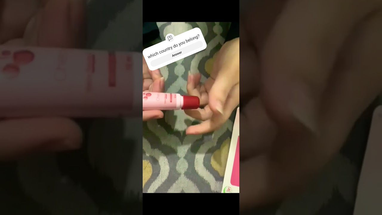 De'lesh Tinted lip balm #testing #pink #shiny #youtubeshorts