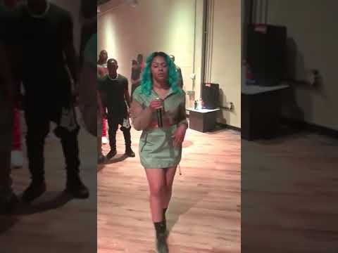 Sandy cheekz and Big Ri "Boss Bitch"