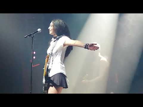 LØLØ - Hot Girls In Hell - Live Bataclan in Paris - 26/11/2023