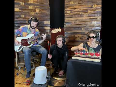 Wineglasses and electronic music