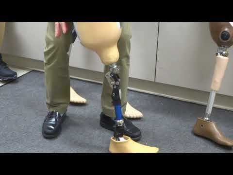 image-What are the different types of prosthetic knees?