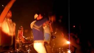 Misteur Valaire, Ave Mucho live au FME 2010