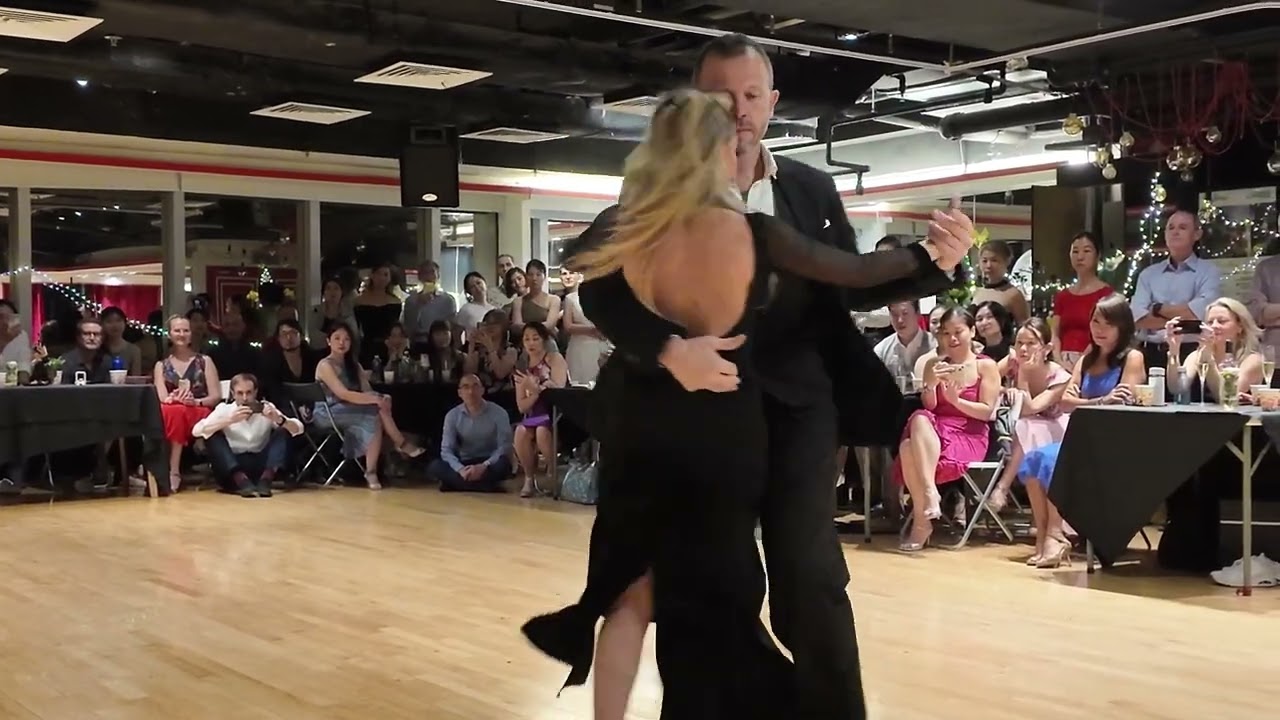 Claudio Hoffmann & Cinzia Lombardi 1/2 - Paisaje (Pedro Laurenz) Vals - Hong Kong 2024