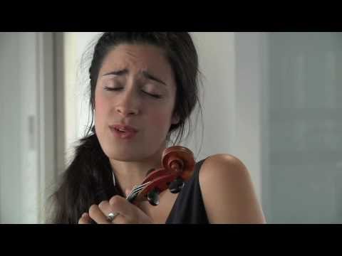 Exklusiv-Gig: Graziella Schazad singt "Feel Who I Am"