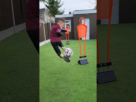 FOOTBALL TRICKS ✨️ FOOTBALL SKILLS 🔥 = NEYMAR