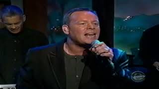 UB40 - Kiss &amp; Say Goodbye (Live In The USA 2005)