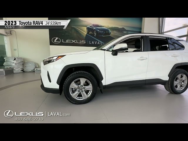 2023 Toyota RAV4 XLE / volant chauffant / bluetooth Bien Équipé in Cars & Trucks in Laval / North Shore