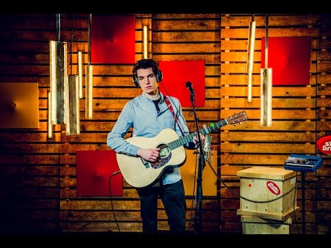 Milo Meskens - Here With Me (live)