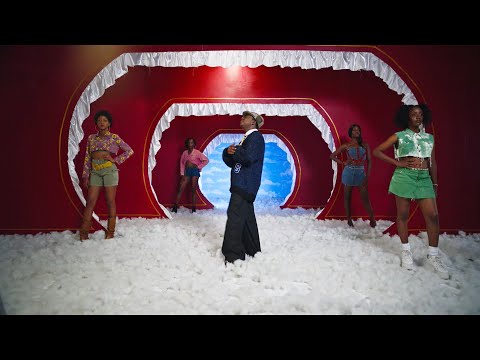 Macvoice - Niambie (Official Music Video)