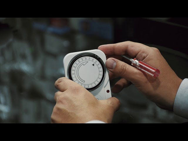 Vídeo relacionado con Nikou Interruptor de Tiempo,110-230V Temporizador Analógico Mecánico de 24 Horas,Manual/Controlador Automático Interruptor de Tiempo Fuerte Antiinterferencias(200g)