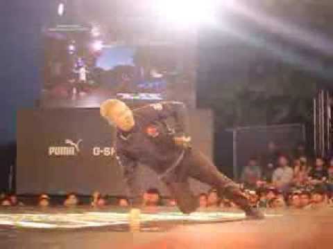 RedBull BCONE 2013 BBOY TAISUKE  vs BBOY FREENAI