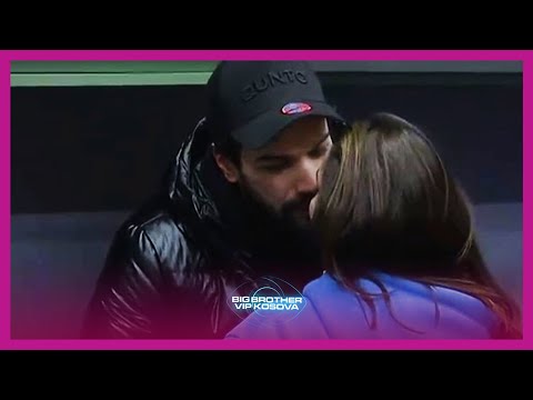 Puthje të shumta të Atdheut dhe Julianes ne lavanderi - Big Brother VIP Kosova