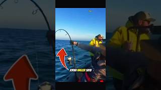 Download lagu Pull the Tuna Fish Until the Rod Bends Sharply 😱 #shortmancing #mancing #fishing mp3