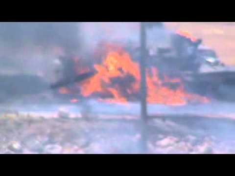 رصد دبابة  مدمرة على أوتستراد حلب - غازي عنتاب بعد استهدافها من قبل كتيبة أحفاد عمر