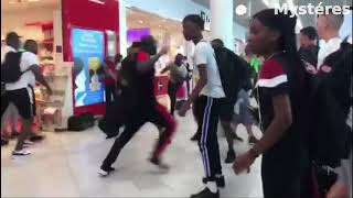 Ames sensibles s&#39;abstenir La vidéo de la bagarre Booba VS Kaaris  à l’aéroport d’Orly