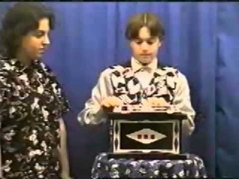 Break Away Dove Vanish by Daytona Magic - Trick at Penguin Magic