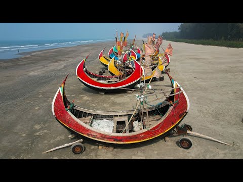 21• THE LONGEST BEACH, INCREDIBLE BOATS, TRAVELLING IN THE NIGHT TO DHAKA - world tour by Vespa