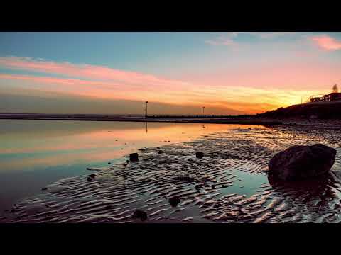 HDR Flow-motion - Beachfront timelapse in 4K