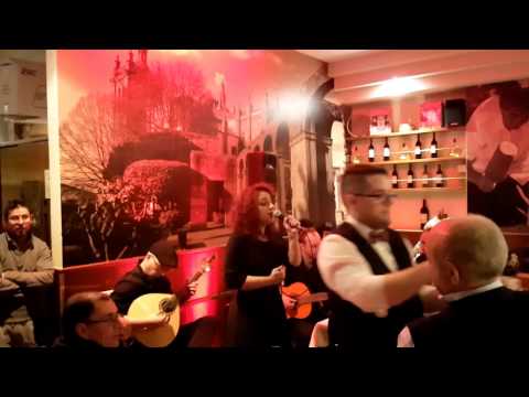 Fado Pedro Rodrigues em Vitória Gasteiz no Restaurante O Moinho Carla Silva