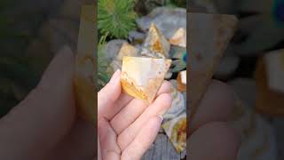 Aragonit pyramida