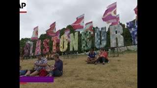 Kaiser Chiefs recall first playing Glasto