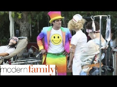 Modern Family 1x09 - Luke's disastrous birthday party