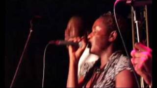 SAUTI SOL feat. DELA Mama papa LIVE