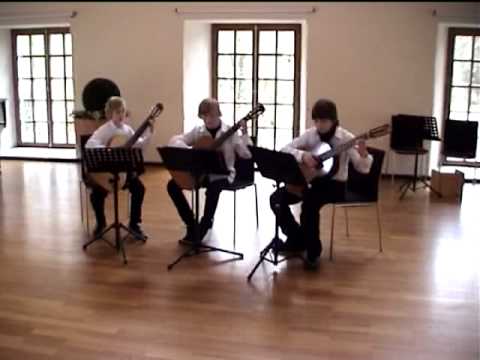 Morenita - Eythor Thorlaksson. Playing 11-13 years old boys.