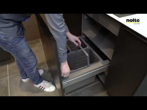 Spülen-Unterschrank mit hängendem Abfalltrennsystem / Sink base unit hanging waste sorting system