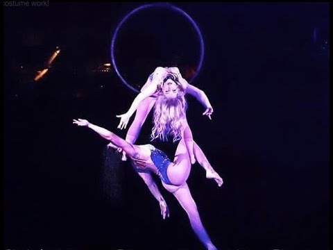 Luna Girls: Powerful Aerial Lyra Duo