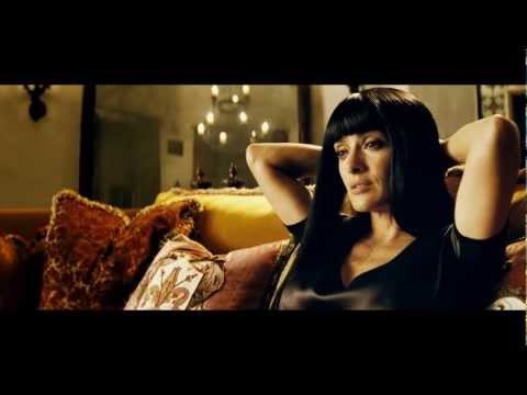 Savages - Featurette: "Meet Chon"