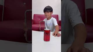 スマホの中のコーラが...😂 #shorts  #チャンネル登録者数100万人になる