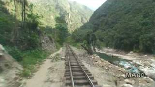 preview picture of video 'Train Ride from Aguas Calientes (Machupicchu) to Ollantaytambo - Peru'