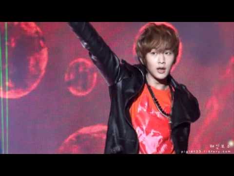 [FANCAM] 111204 SHINee Onew- Lucifer @ KOMCA Mu$!c Award$