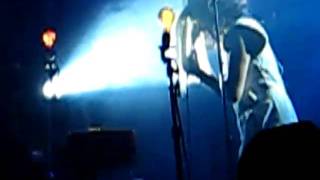 black guitar by blonde redhead