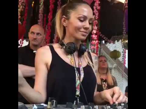 Deborah De Luca @ LuftUndLiebe Festival, Germany ‘AHNO’