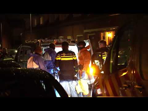 Politie haalt verwarde man van dak van woning in Den Bosch